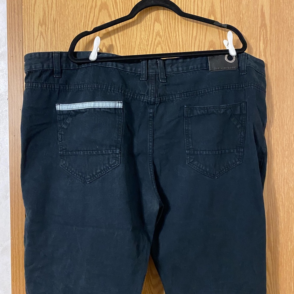 Sleek Black Cargo Pants with Straight Leg - Picture 7 of 7